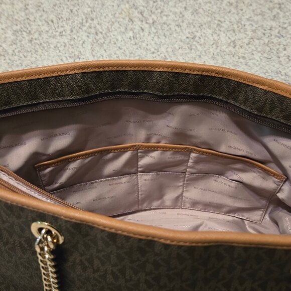 Michael Kors Jet Set Large Logo Chain Tote Bag - Picture 5 of 5